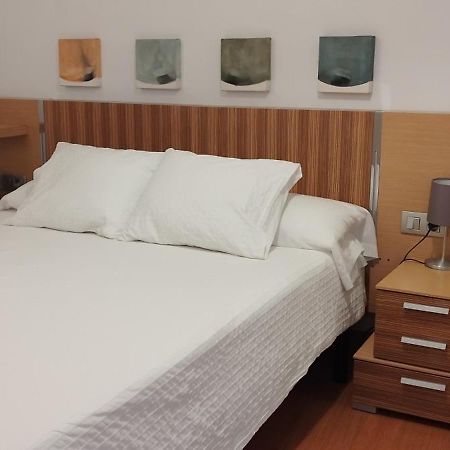 Apartamento Torres19 Sevilla Buitenkant foto